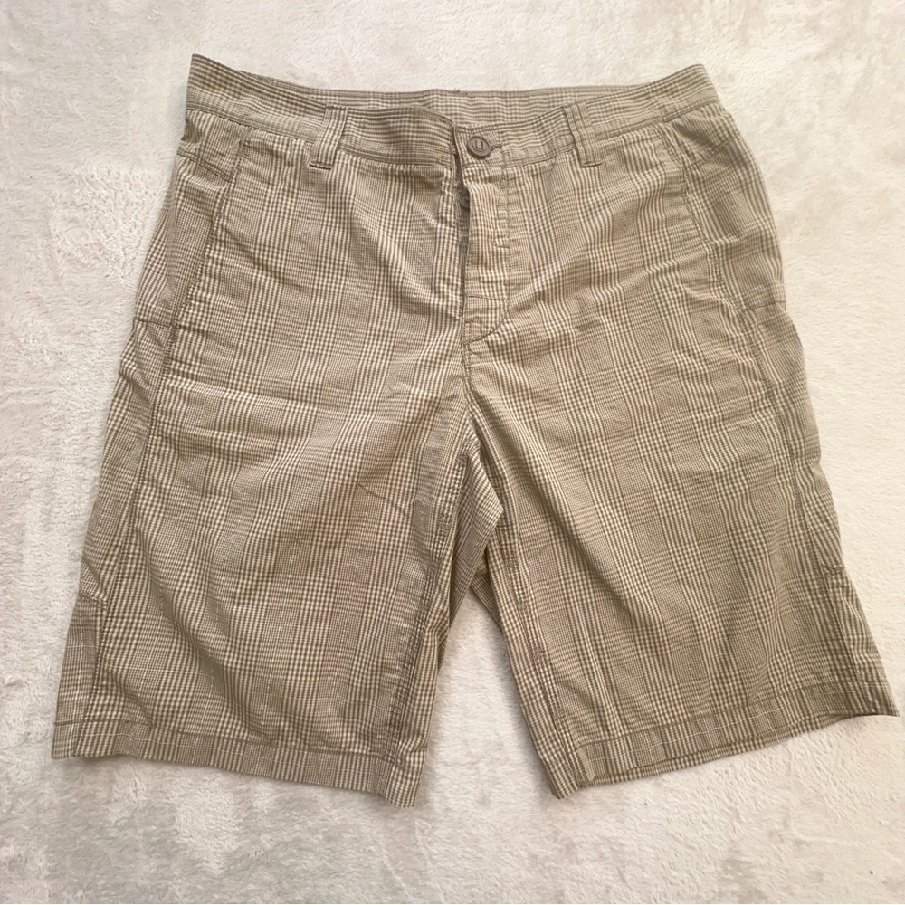 The North Face Men's Tan Plaid Shorts in size 36